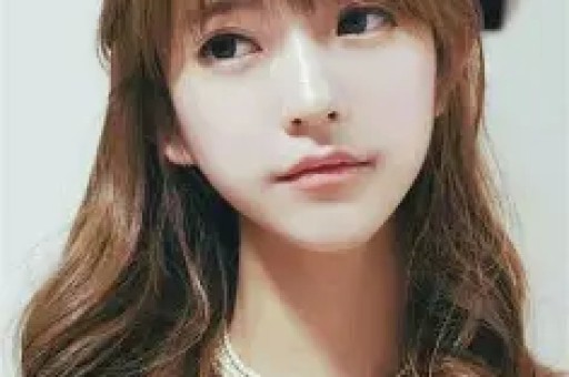 真猛！女演员周也卧室亲密被拍拥抱接吻一条龙粉丝提醒拉窗帘