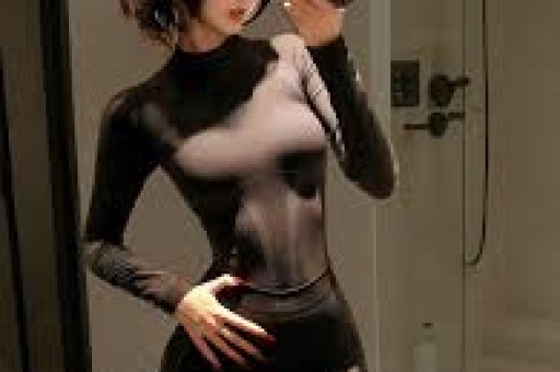 “电梯门”后续：女网红情绪很不稳定在网络上疯狂输出……