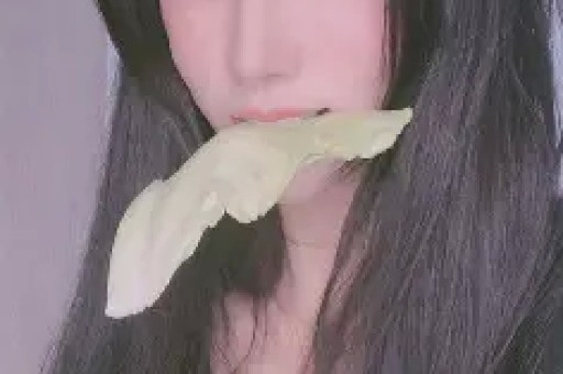 AI生成的千禧年女演员走红TikTok单条视频百万点赞；《纸手机》后又一部催泪AI短片火了 GC热门精选