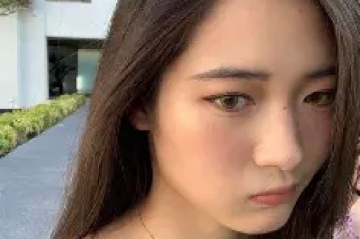 黄一鸣遛狗不牵绳和路人发生争吵大喊自己是网红
