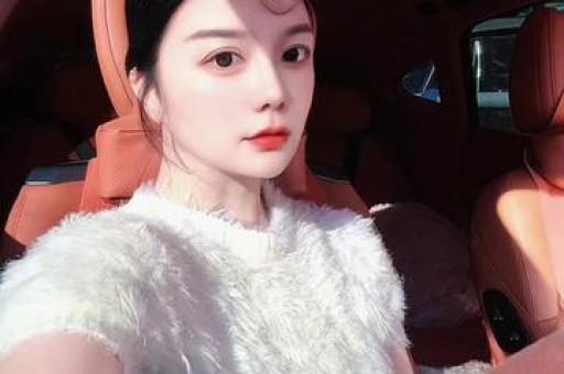 巴黎夜店唱歌偶遇王思聪身边四位女网红环绕不见正牌女友懒懒
